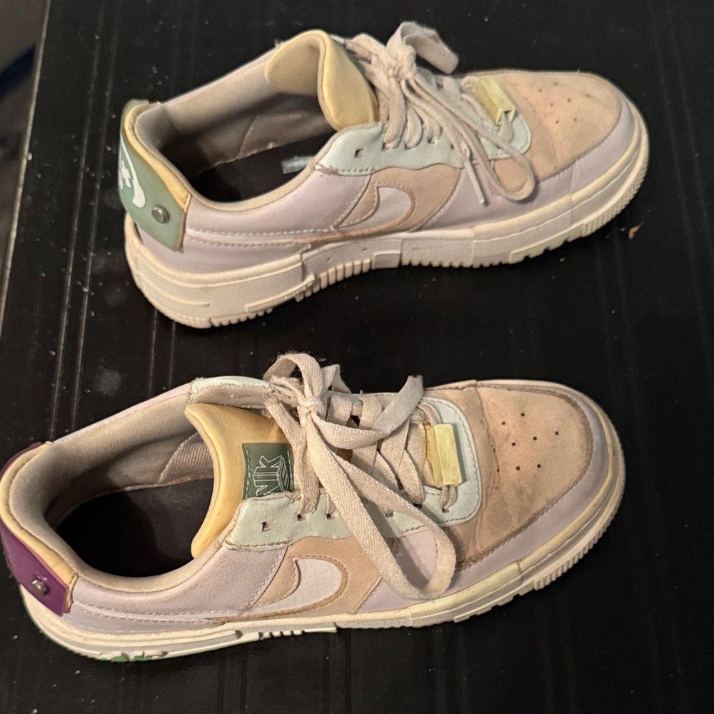 Nike Air Force 1 in Pastel